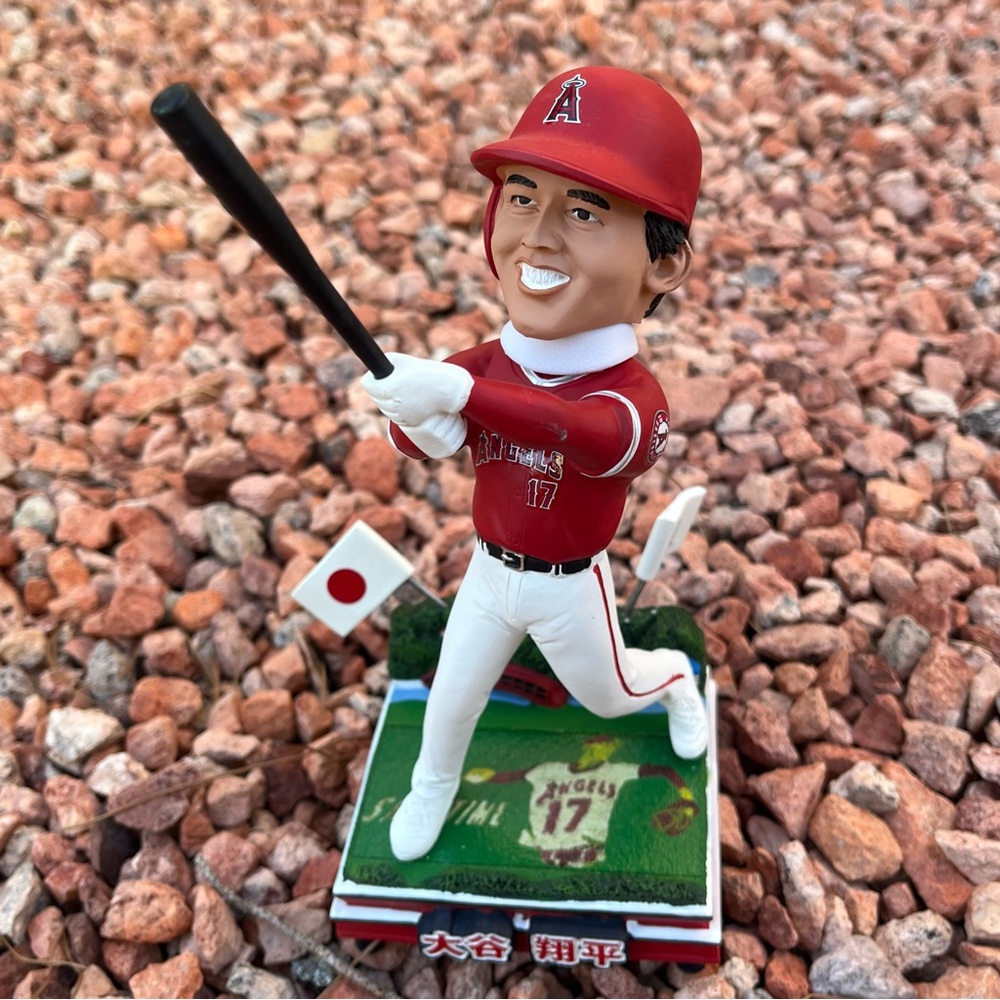 FOCO Shohei Ohtani Los Angeles Angels Hometown Bobblehead MLB Baseball - Picture 4 of 8